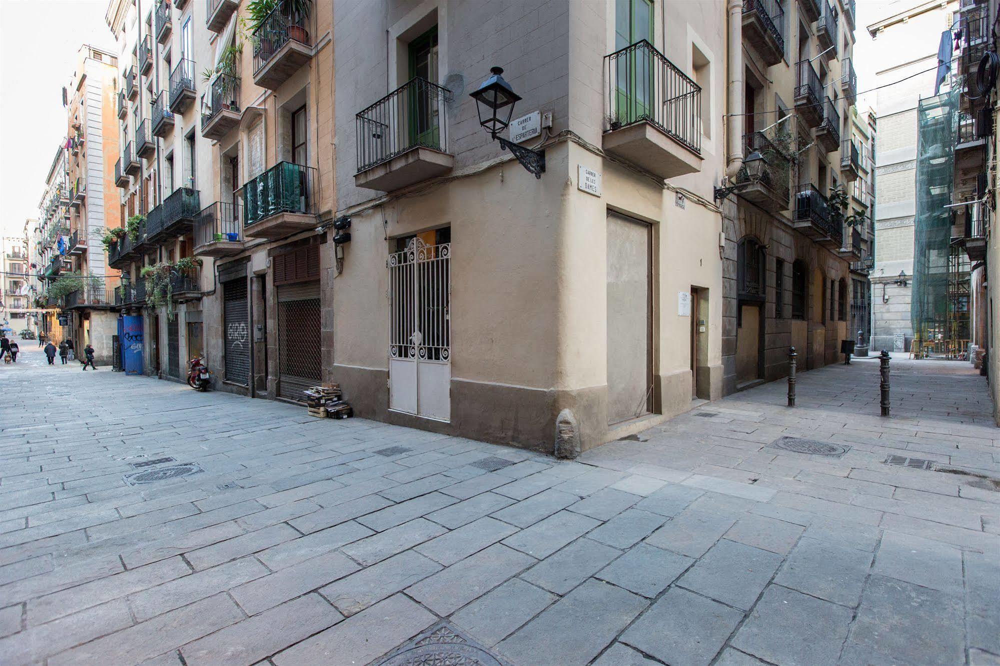 Ainb Born-Dames Apartments Barcelona Eksteriør bilde