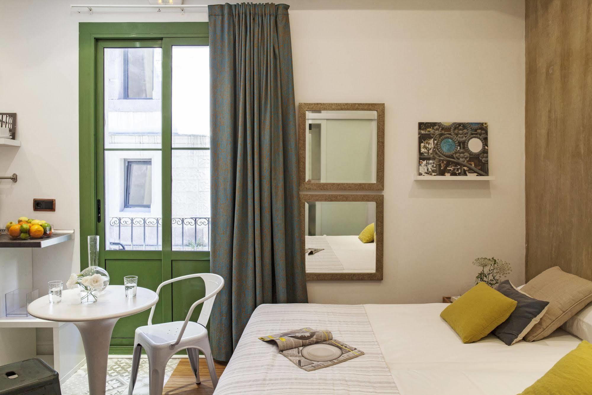 Ainb Born-Dames Apartments Barcelona Eksteriør bilde